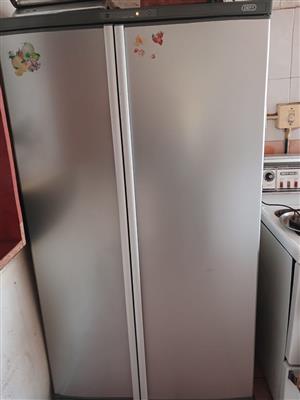 Defy silver double door fridge & freezer 622 liter. Excellent condition. 