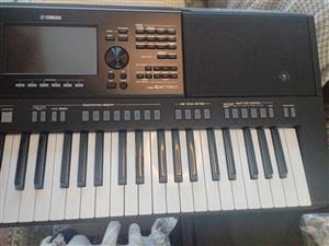 Yamaha PSR  SX720  Brand new