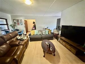Apartment Rental Monthly in Edenburg