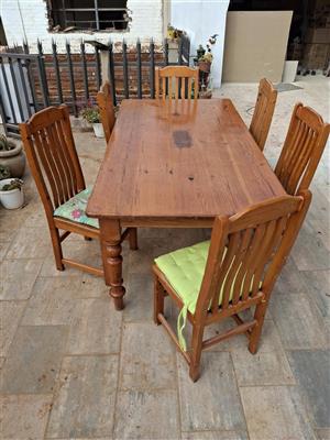Dining Room Table and 8 Chairs