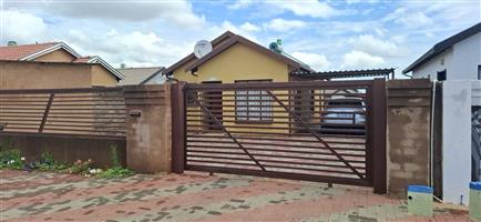 House For Sale in Soshanguve VV