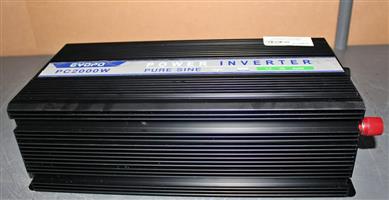 GYOPO PC2000W-LCD POWER INVETOR W/ CABLES &FUSE IN BOX S065746A