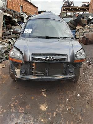 Stripping Hyundai Tucson 2010 for SPARES