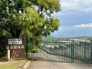 Neat spacious comfortable complex Living