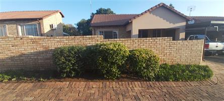 Beautiful facebrick townhouse for sale in Sasolburg