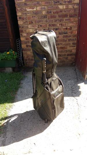 Complete golf bag with clubs