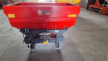 New 1500ltr hydraulic mounted spreaders for sale