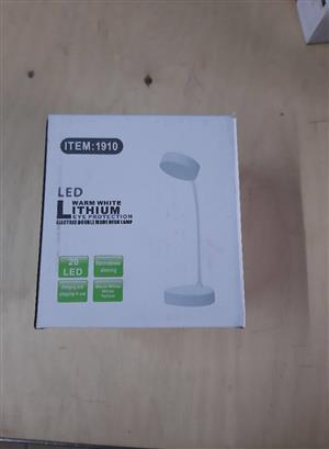 Rechargeable desk lamp