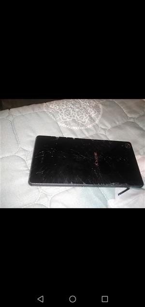 Sony xperia Z3 for R450 cracked back cover but everything is working 