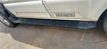 Mahindra Scorpio S 10 SUV Sidesteps For Sale @Circle 7 Used Parts Call or WhatsApp