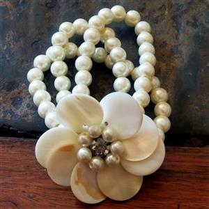 Chunky Vintage white mother of pearl stretch MOP shell flower