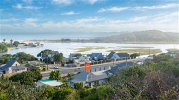 Charming vintage home within walking distance to the beach