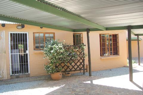 3 bedroom student flat at Villa Portus Salus Wilgen 17 Bult-Potchefstroom