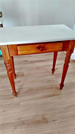Set of pine bedside tables