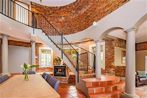 HOT PROPERTY! 5 EN-SUITES, FLAT & SO MUCH MORE!