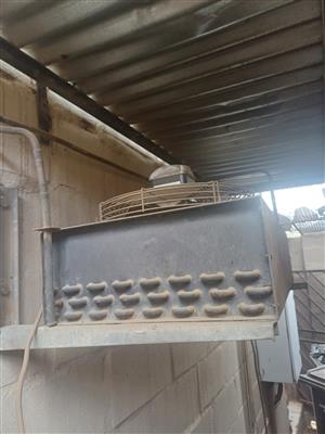 Cold rooms with compressors
