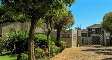 Townhouse For Sale in Ridgeway