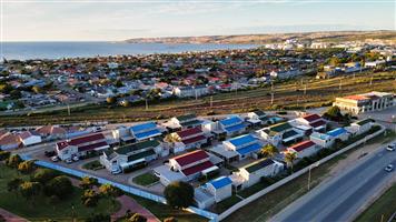 Townhouse For Sale in Hartenbos Central