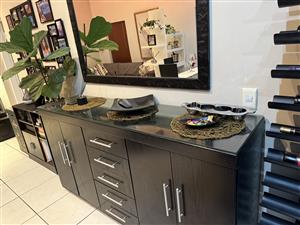 Kitchen cabinet and mirror 