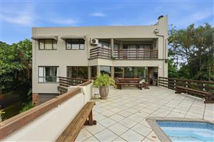 Harcourts Luxury Auction in Pennington