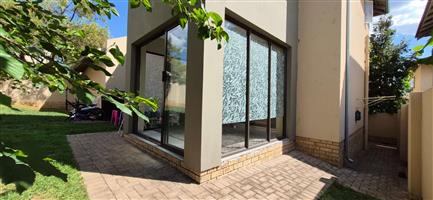 Townhouse Rental Monthly in Ruimsig