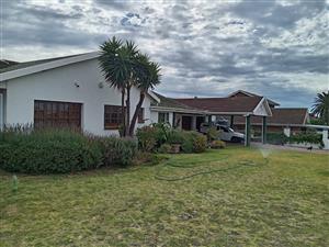House For Sale in Bluewater Bay