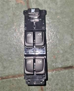 Hyundai  i20 window  main switch [ONN]