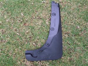 2005 TOYOTA RAV4 MUDGUARD RIGHT FRONT FOR SALE. BRAND NEW