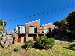 Spacious 5-Bedroom Family Home