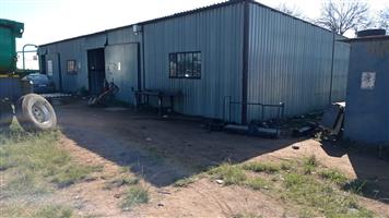 154m2 Small factory/workshop/storage on a plot in Petit, Benoni