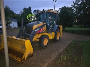 2025 John Deere 315SL TLB