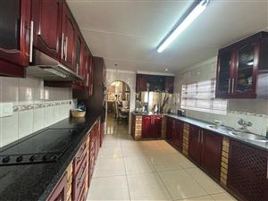 House For Sale in Amanzimtoti