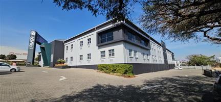 Neat 334sqm Office space to lease in Halfway Gardens Midrand