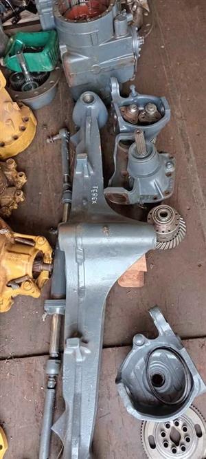 Terex 820 4x4 front axle stripped