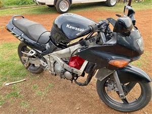 Kawasaki ER 6 stripping for spares. Meyerton bike scrapyard new and secondhand spares.