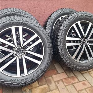 MERCEDES X350D SUV OEM 19INCH MAGS AND TYRES 