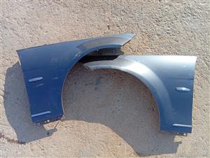 Mercedes Benz w204 c class left and right fender for sale in good condition 