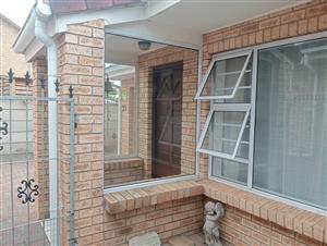 JEFFREYS BAY - PRIVATE & PEACEFUL, 3BEDROOM HOME