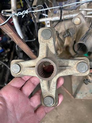 Yamaha Blaster 200 hub. Meyerton bike scrapyard new and secondhand spares.