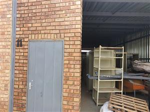100m2 Workshop TO LET in Clayville