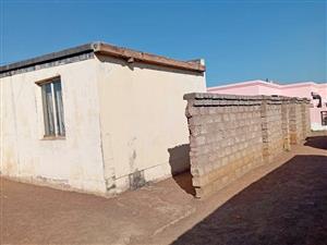 3BEDROOMS HOUSE IN MABOPANE BEIRUT AVAILABLE FOR RENTAL.