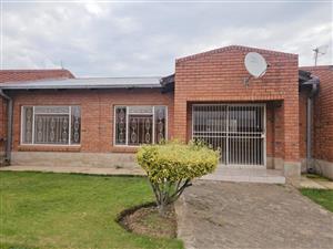 Townhouse For Sale in Ladybrand