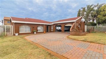 5-Bedroom Facebrick Home for Sale in Extension 1, Lenasia South