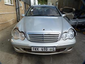 Mercedes C220 CDI Bluetec AT Silver - 2005 STRIPPING FOR SPARES