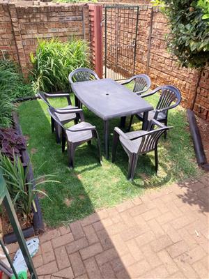 6-Seater Plastic Garden Patio Set – Detachable Table Legs
