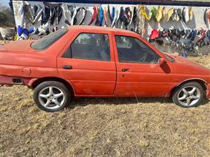 Right windows Ford Escort 1998 stripping for spares