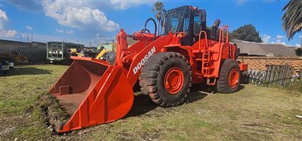 Doosan Mega 400 Loader