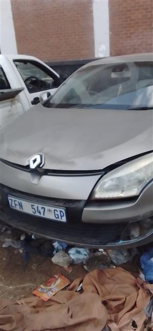 RENAULT MEGANE 3 STRIPPING FOR SPARES