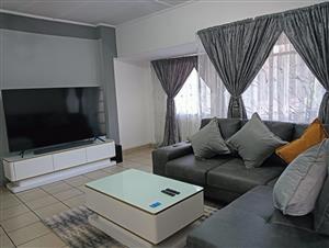Charming 2-bedroom flat in Vanderbijlpark CE available to let, perfect for comfortable living!