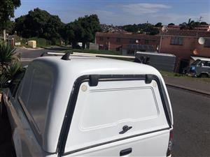 Ford bantam canopy, masculous condition, white , got racks 